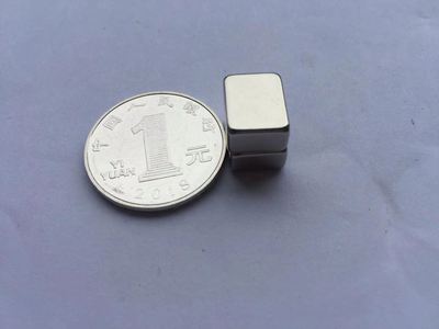 方片磁铁