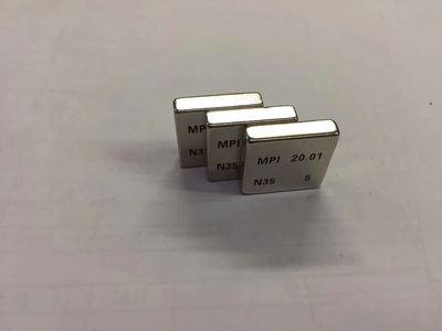 方片磁铁