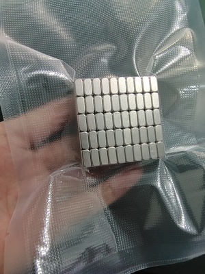 方片磁铁
